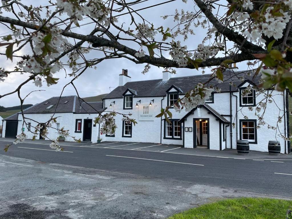 The Gordon Arms Restaurant With Rooms Yarrow Εξωτερικό φωτογραφία